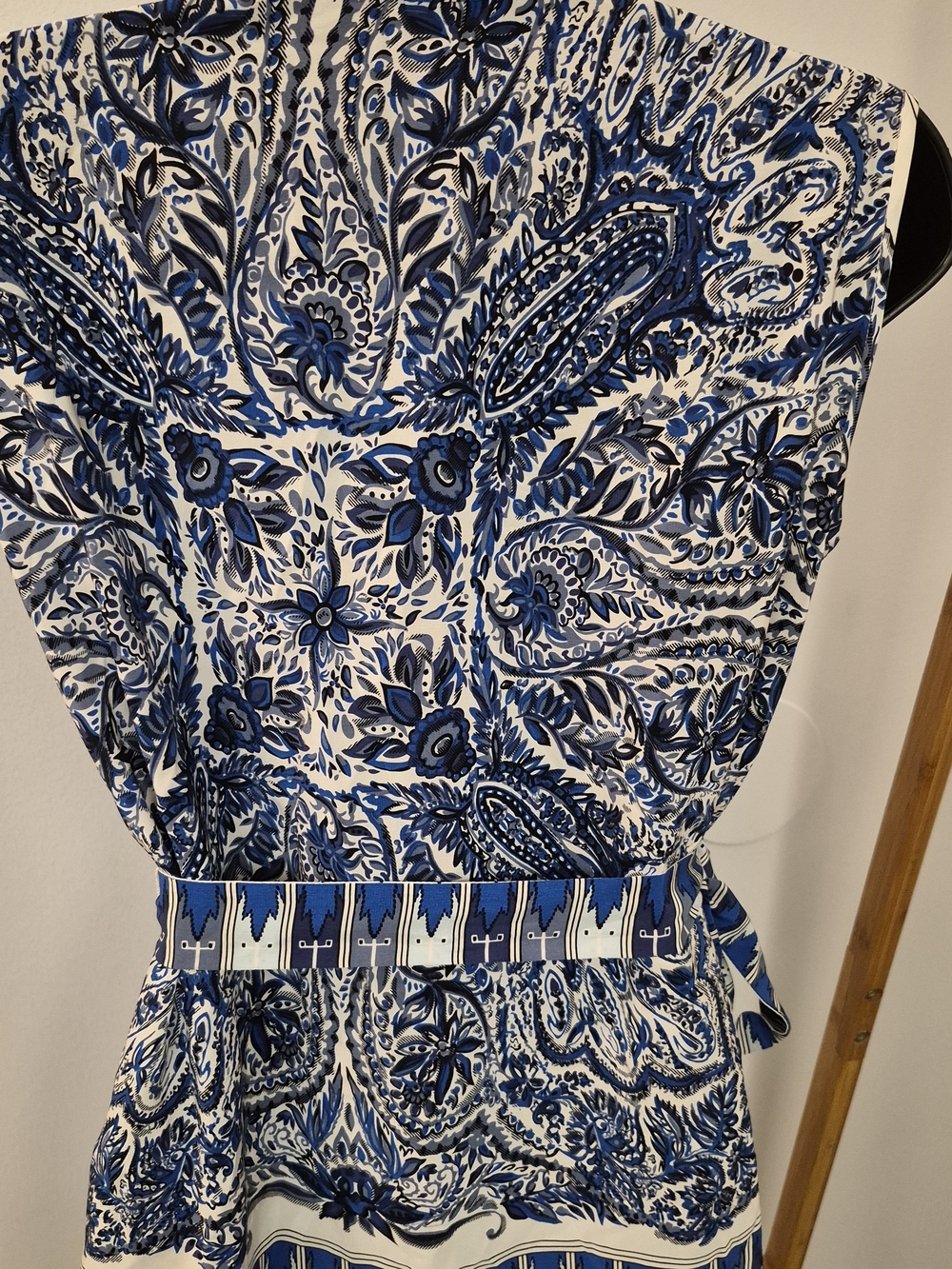 NWT 100% Silk BCBGMaxAzria Idelle dress - Picture 11 of 16